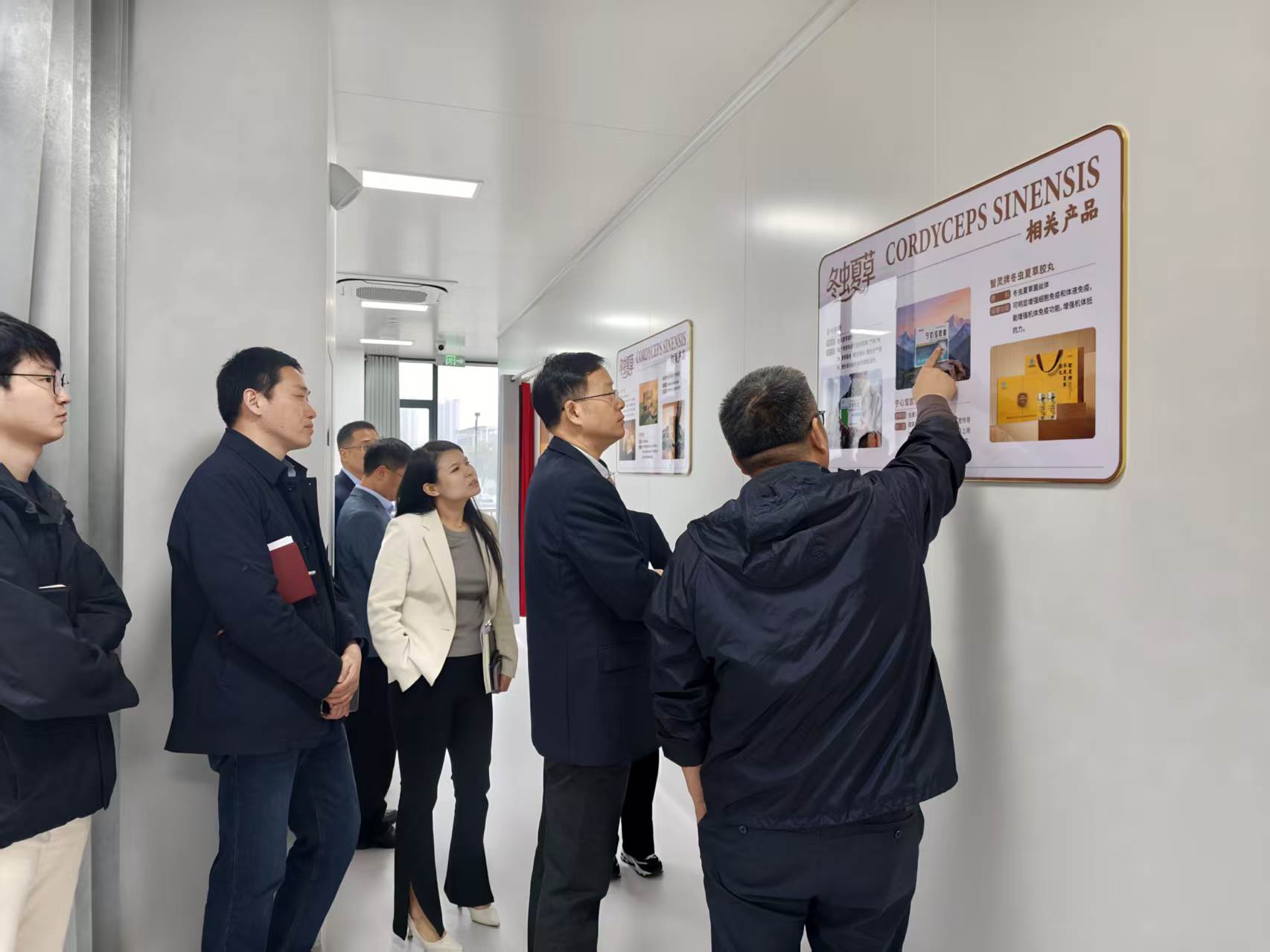 包河区委书记周天斌莅临402cc永利集团调研领导工作！